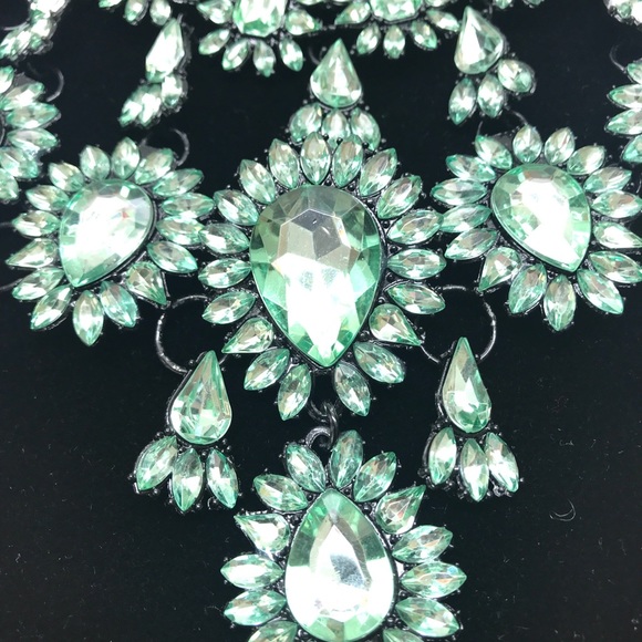 Oscar de la Renta statement runway crystal necklace - Picture 3 of 12